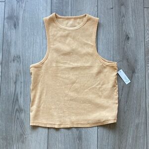 Livi Muscle Crop Tank Yellow Women’s Large NWT
Workout Summer